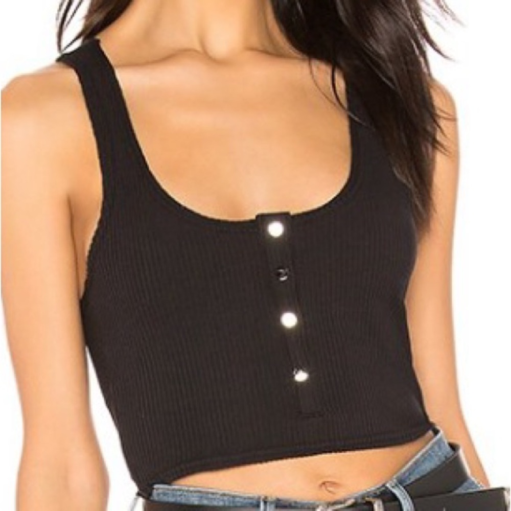 Superdown Black Crop top with Tag
Size:XS